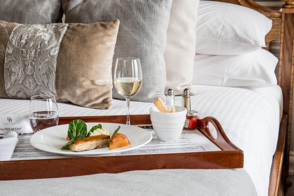Down Hall Hotel Hatfield Heath Екстер'єр фото